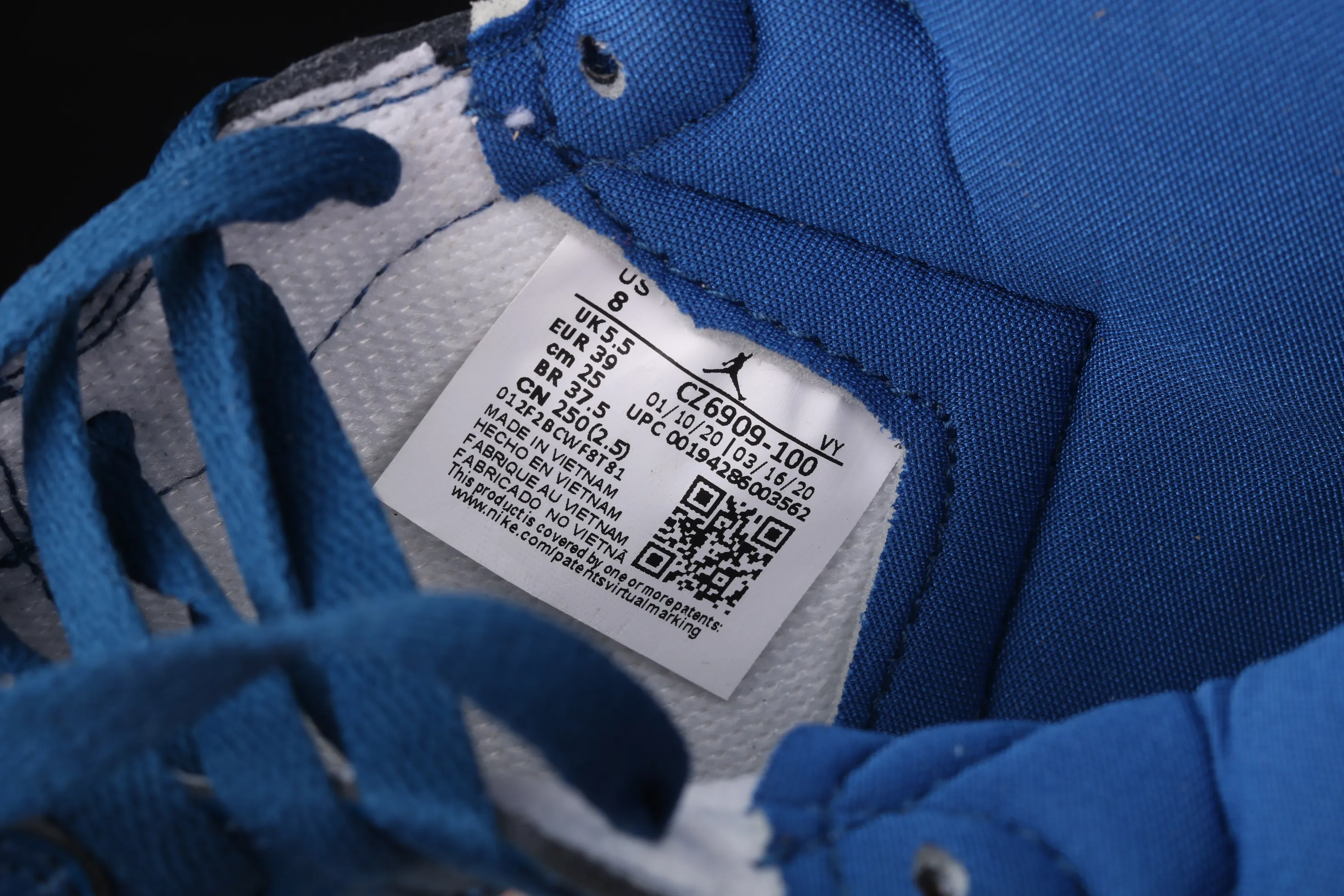 All categories Air Jordan Jordan series basketball shoes Air Jordan 1 Mid Air Jordan 1 Mid AJ1 Joe 1 candy color snake pattern stitching mid-top versatile casual sports sneakers CZ6909-100